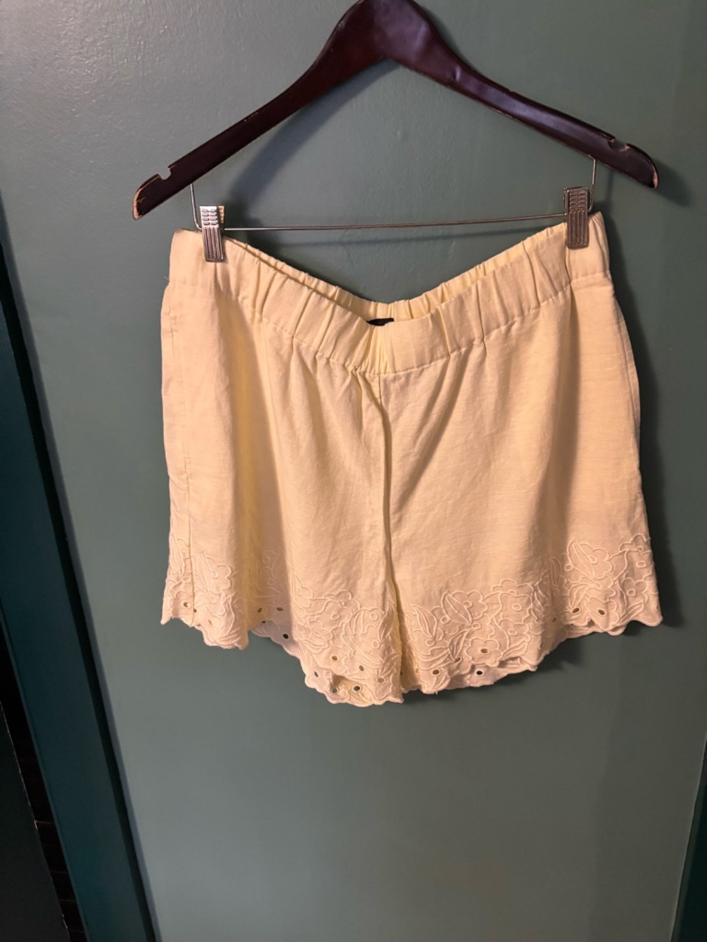 Ann Taylor Cream Eyelet Hem High-Waist Pull-On Shorts